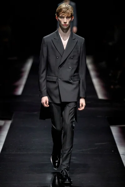 Look 1